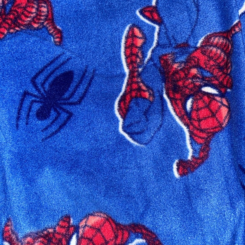 Spider-man Fleece Pajama Set with Socks - Picture 4 of 8